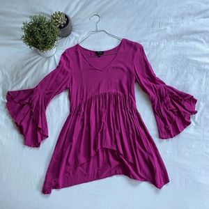 Cupio High-Low Belle-Sleeve Blouse (magenta)
